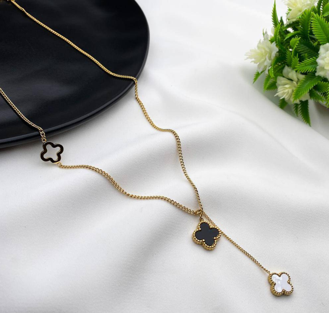 Beverly Halskette Gold mit Schwarz/ Weiß Blüten