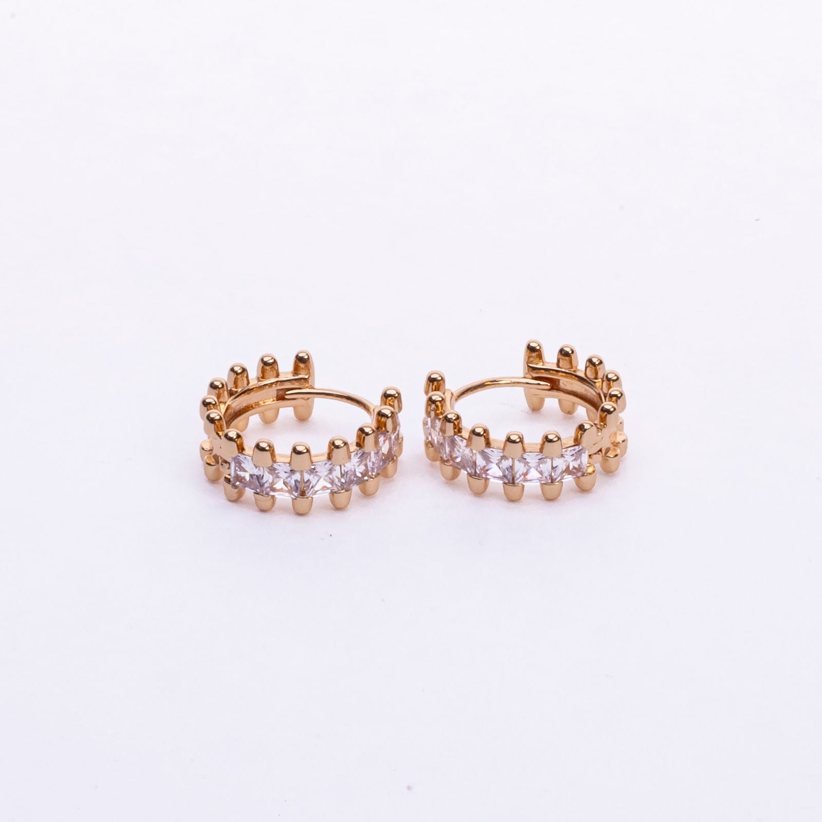 Circle Ohrstecker Gold/ Strass