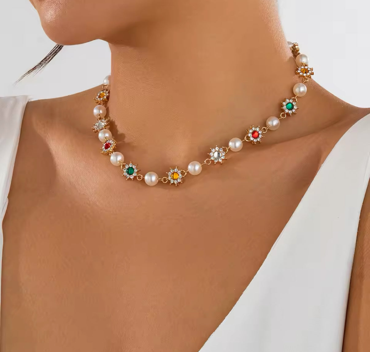 Celeste Halskette Gold mit Strasssteinchen